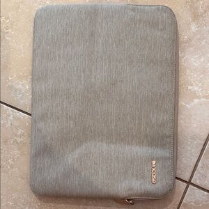Incase Light Gray Tablet Sleeve